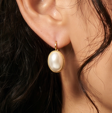 Cameo Earrings Groot Goud