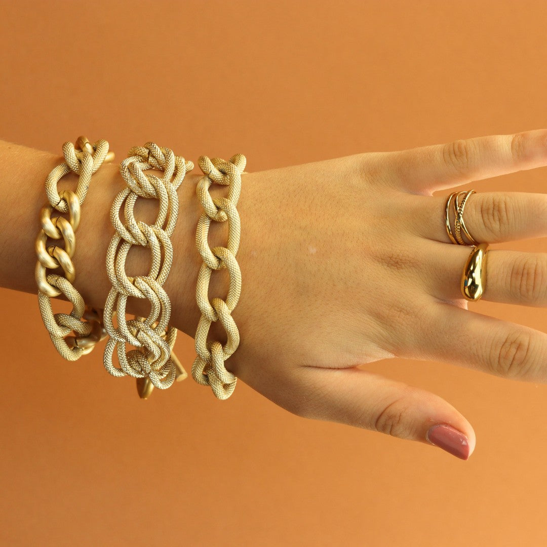 Relief Chain Bracelet