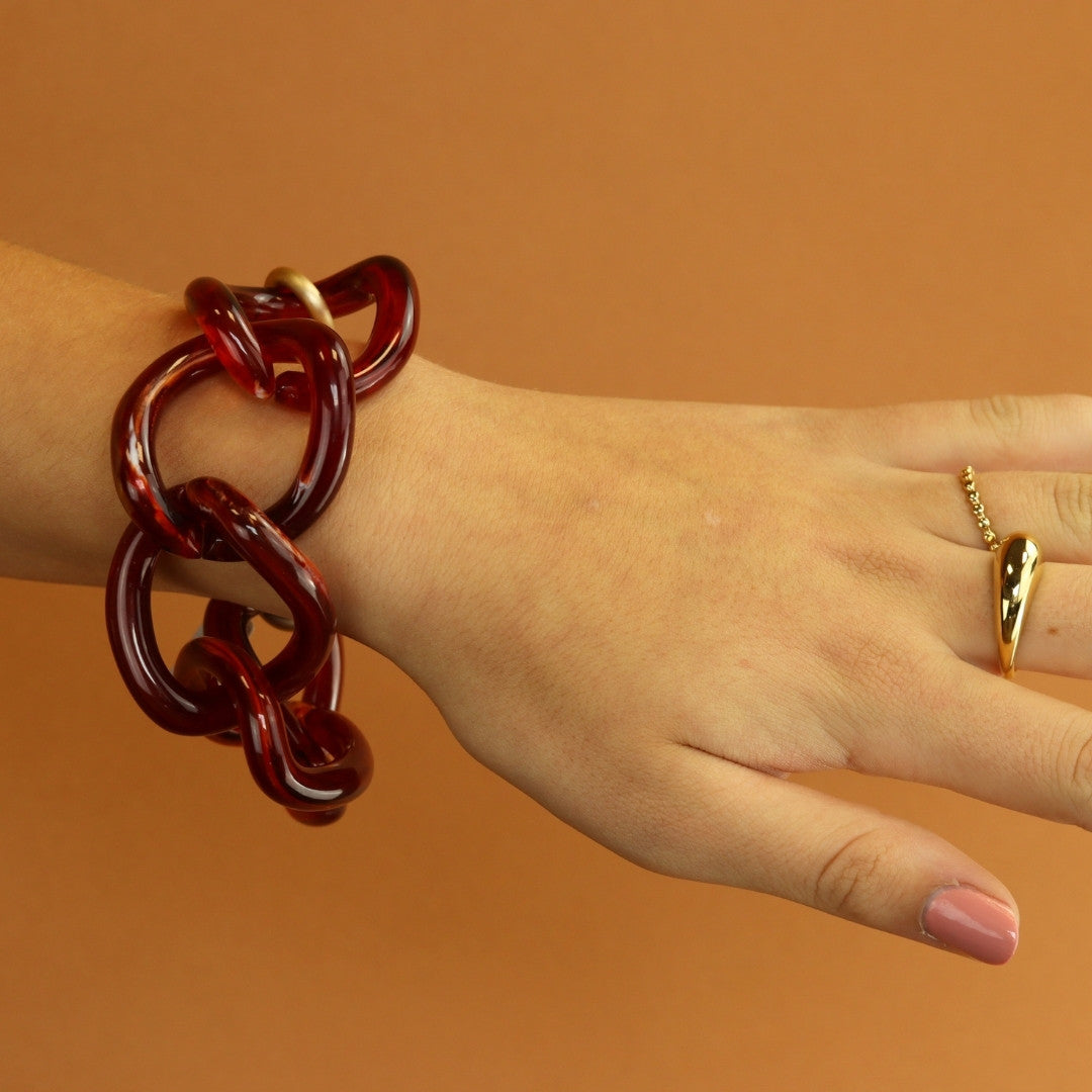 The totally vogue bracelet