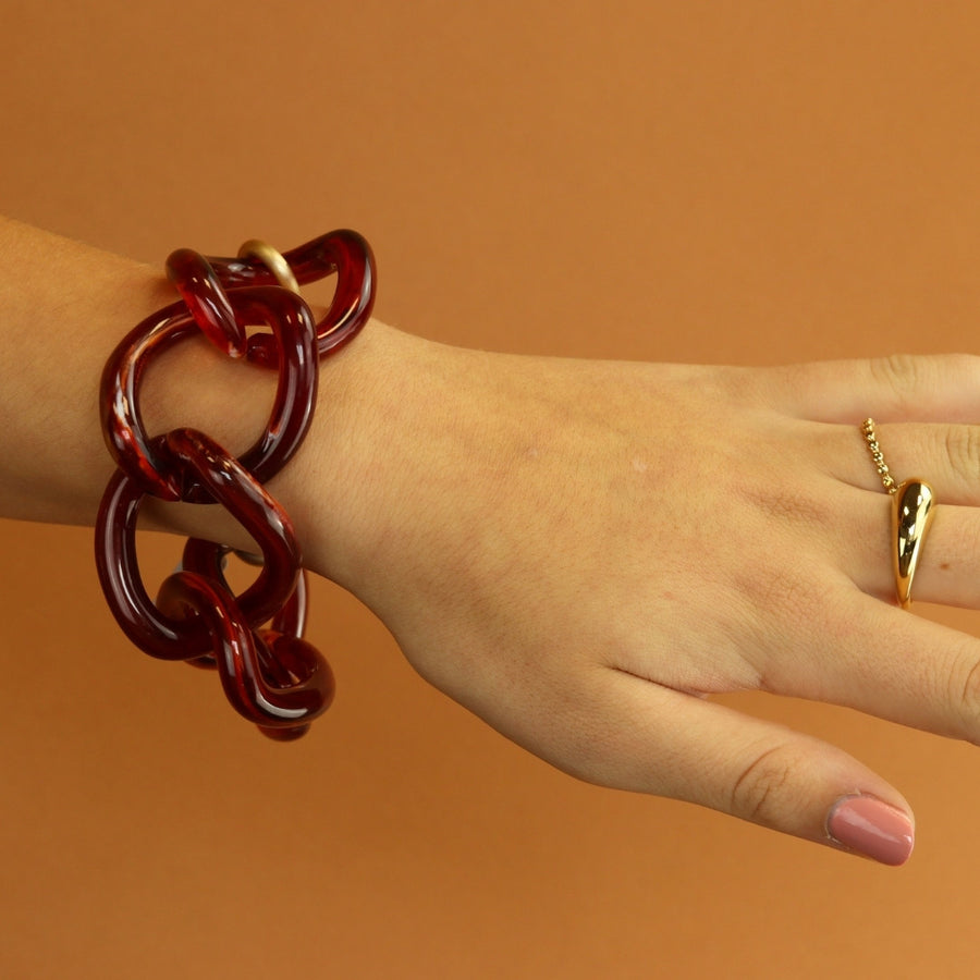The totally vogue bracelet