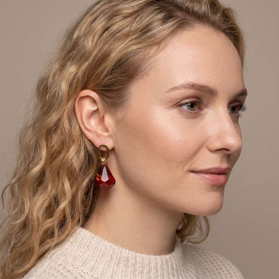Dangling Diamonds