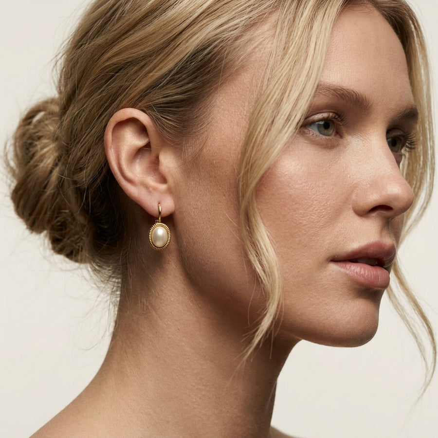 Cameo Earrings Klein Goud