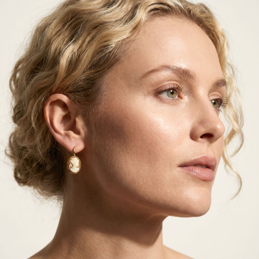 Cameo Earrings Groot Goud