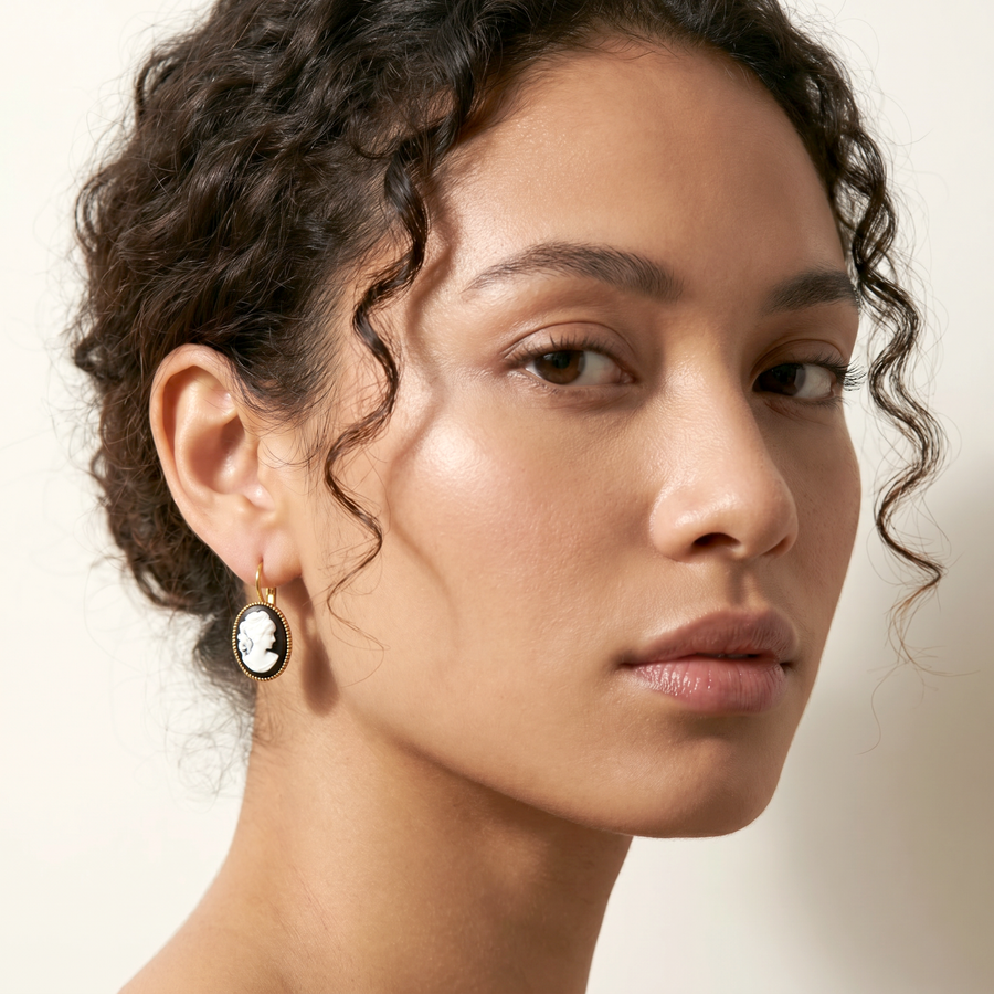 Cameo Earrings Groot Goud