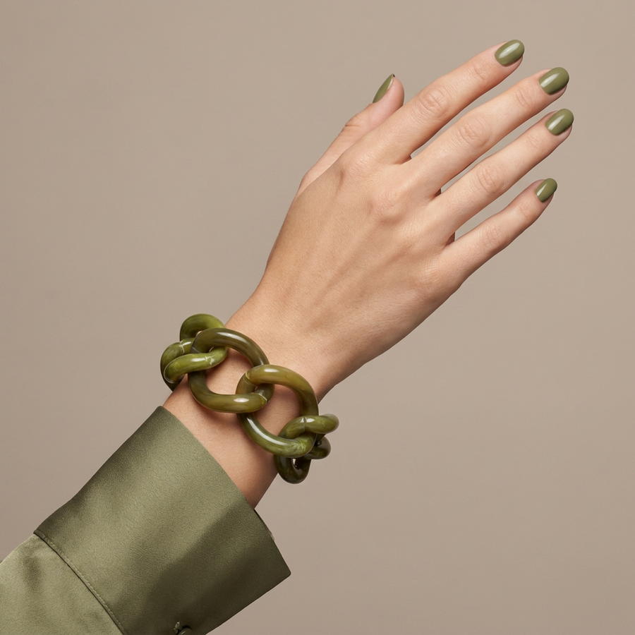 The totally vogue bracelet