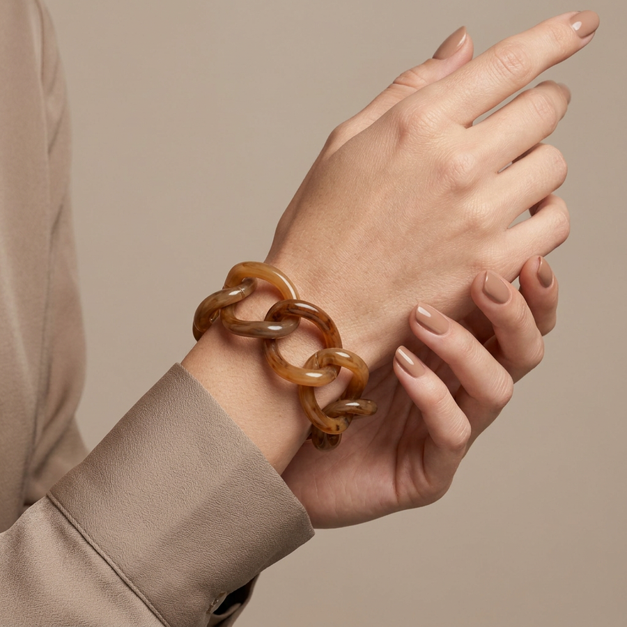 The totally vogue bracelet