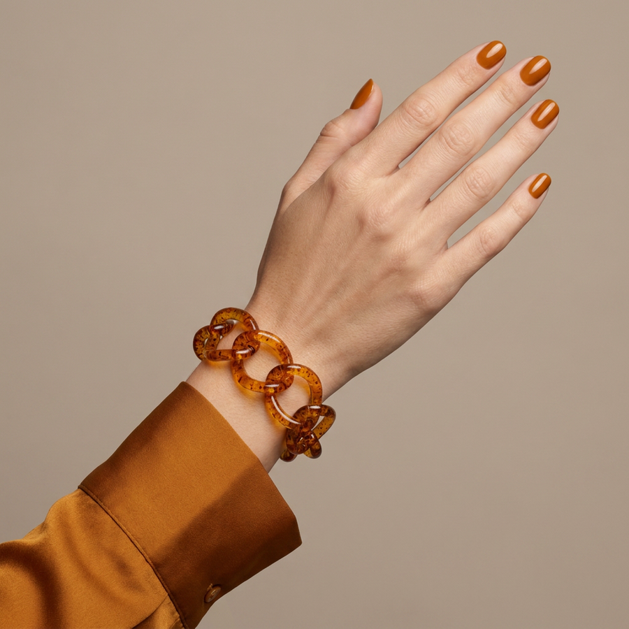 The totally vogue bracelet