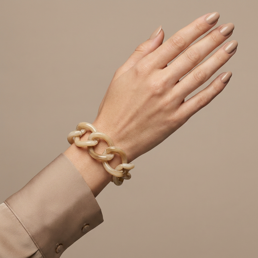 The totally vogue bracelet