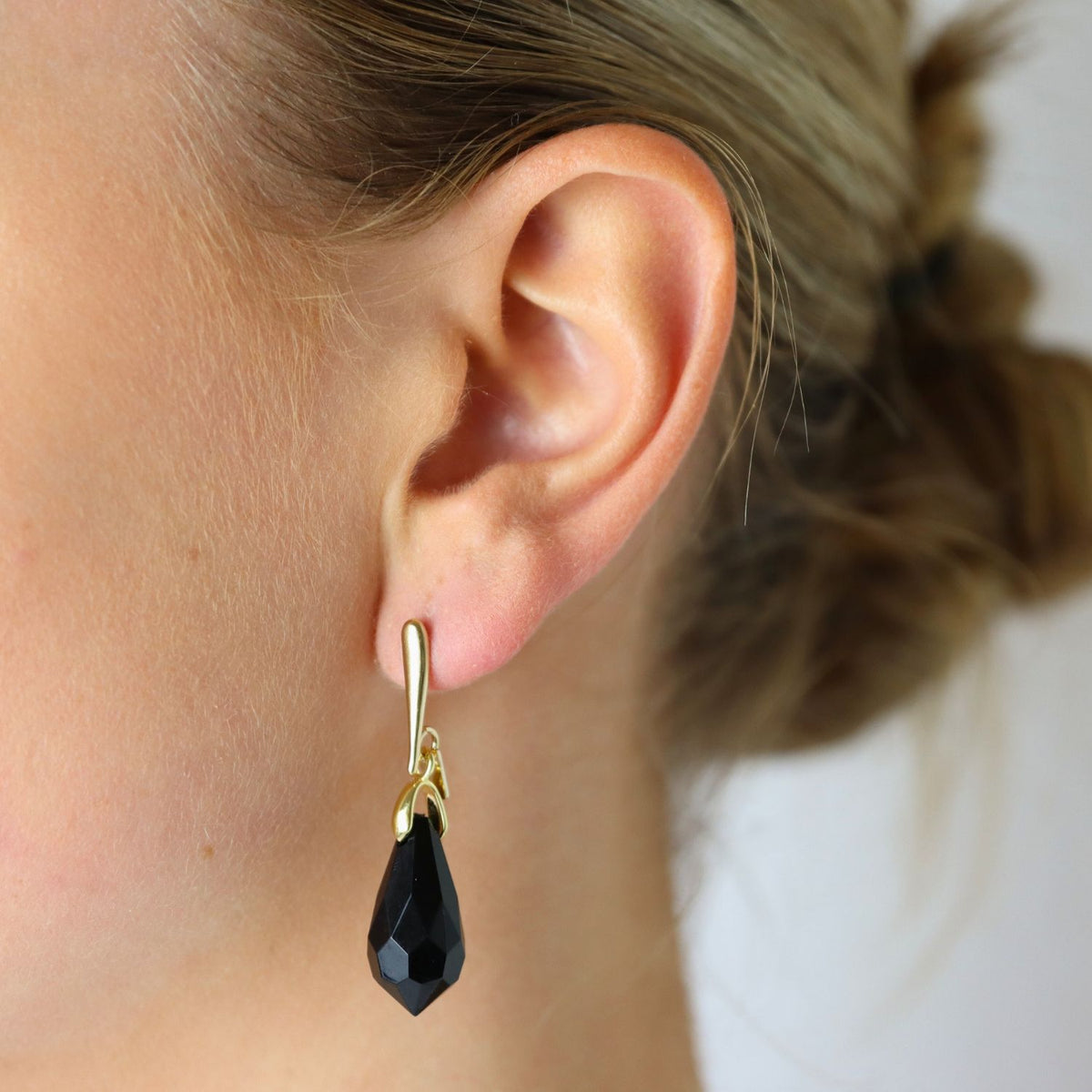 Matte Little Pendulum Droplet