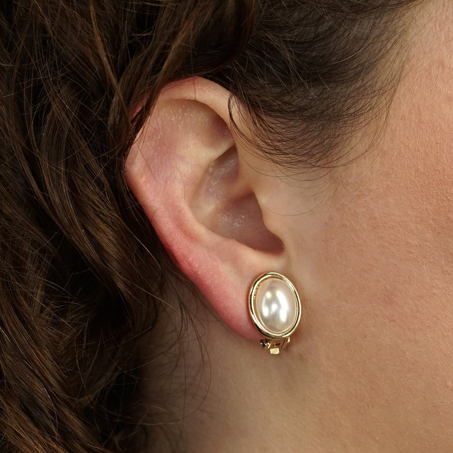 Clip-on Pearl White