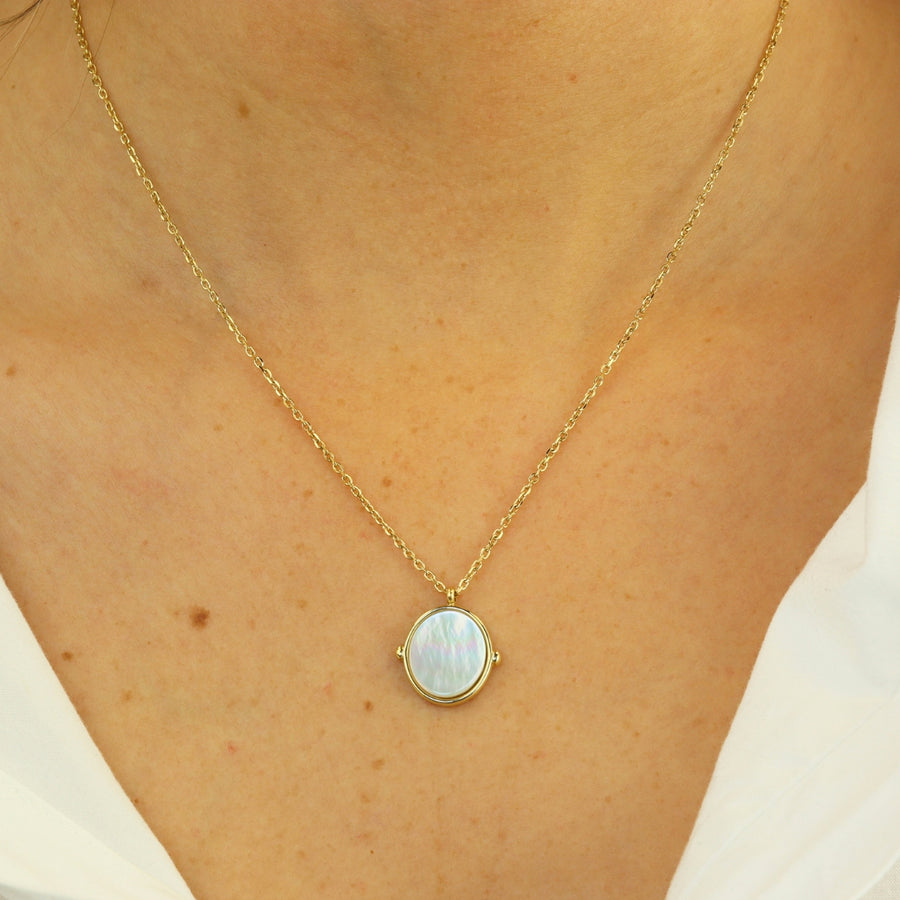 Oval Mother of Pearl Necklace