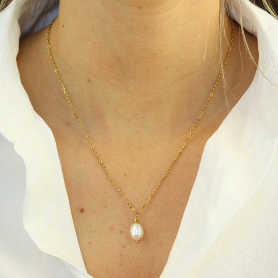 Oval Pearl Necklace