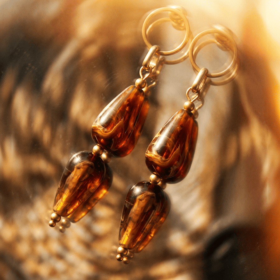 The Hourglass Vintage Drop