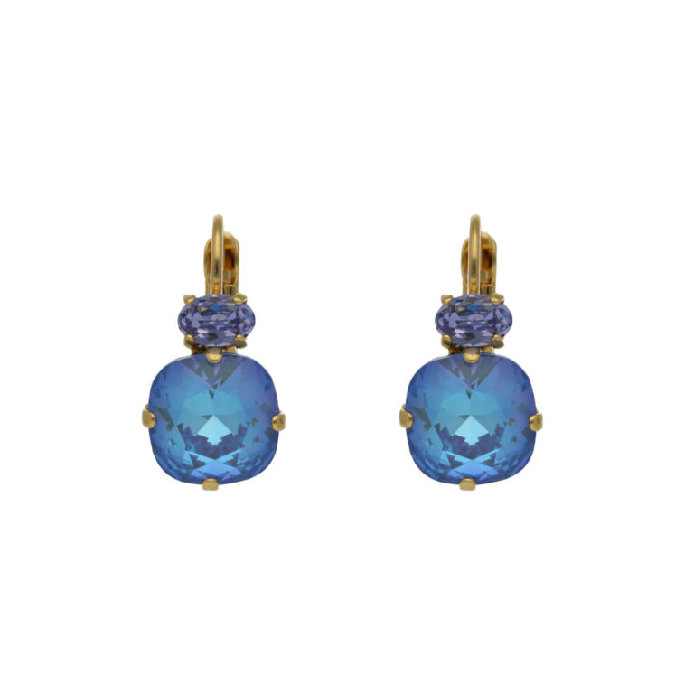 Luchtblauwe Swarovski oorbellen met gouden sluiting