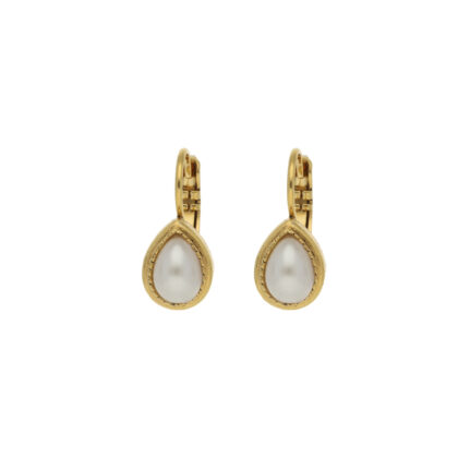Witte parel oorbellen met gouden sluiting